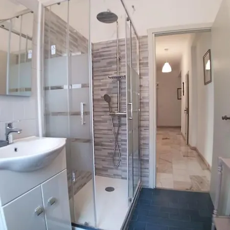 Accogliente Con Garage Sotto Casa Appartamento